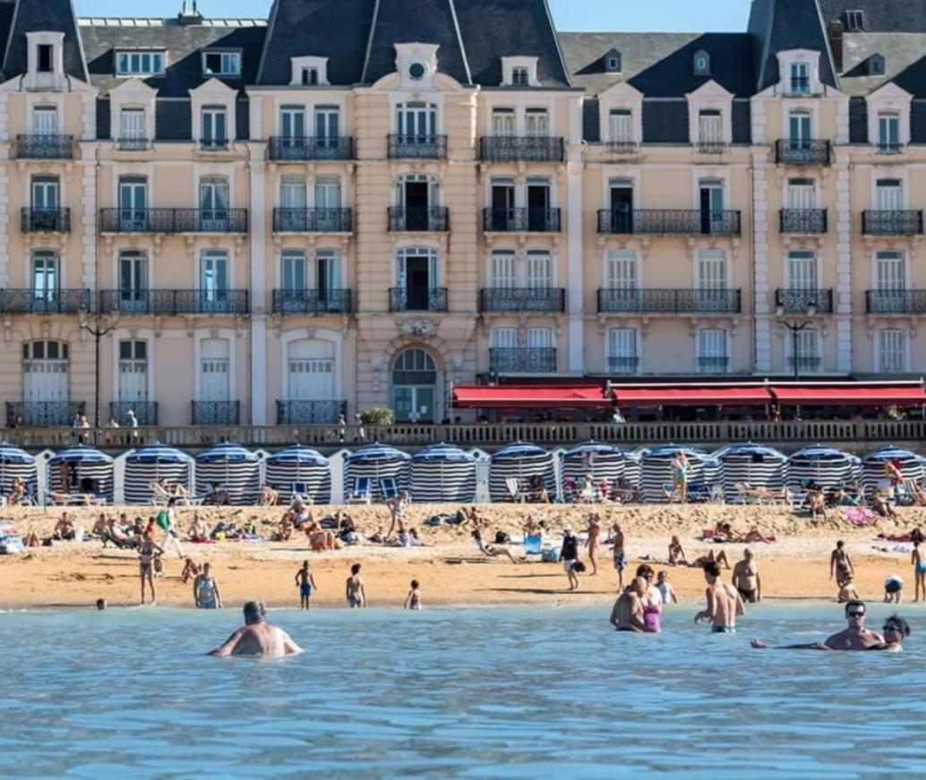 Cosy Appartement Dans Une Villa Avec Piscine, Proche Du Centre Et De La Mer Cabourg Exterior photo